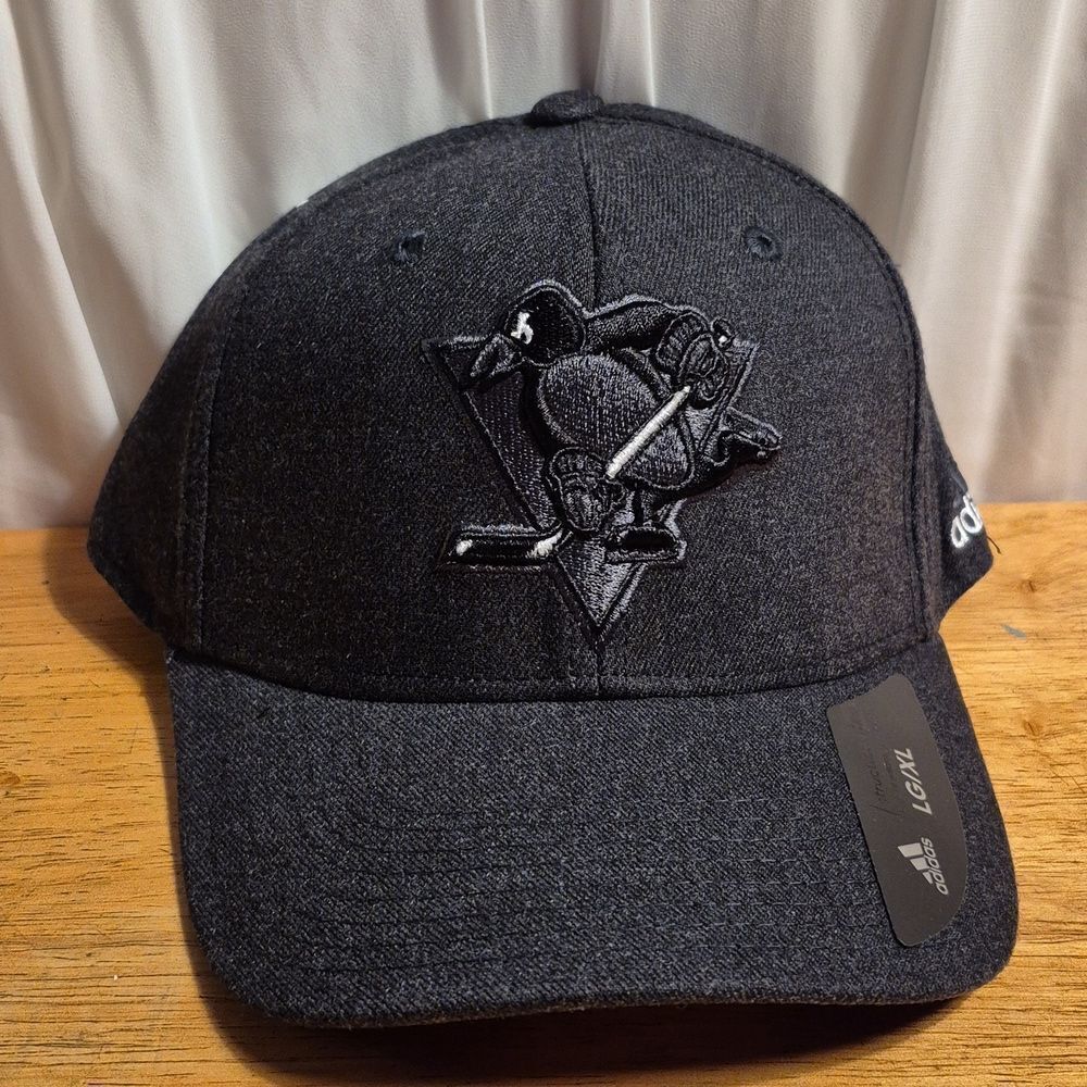 Adidas Pittsburgh Penguins L/XL Stretchfit Hat - New